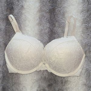 White lace Victoria's Secret push up bra